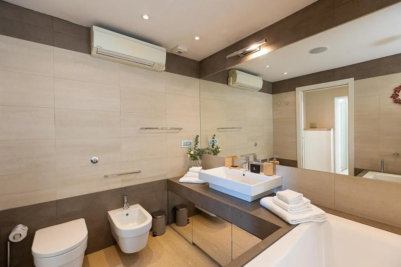 Amazing Via Nazionale 1 Apartment Rome