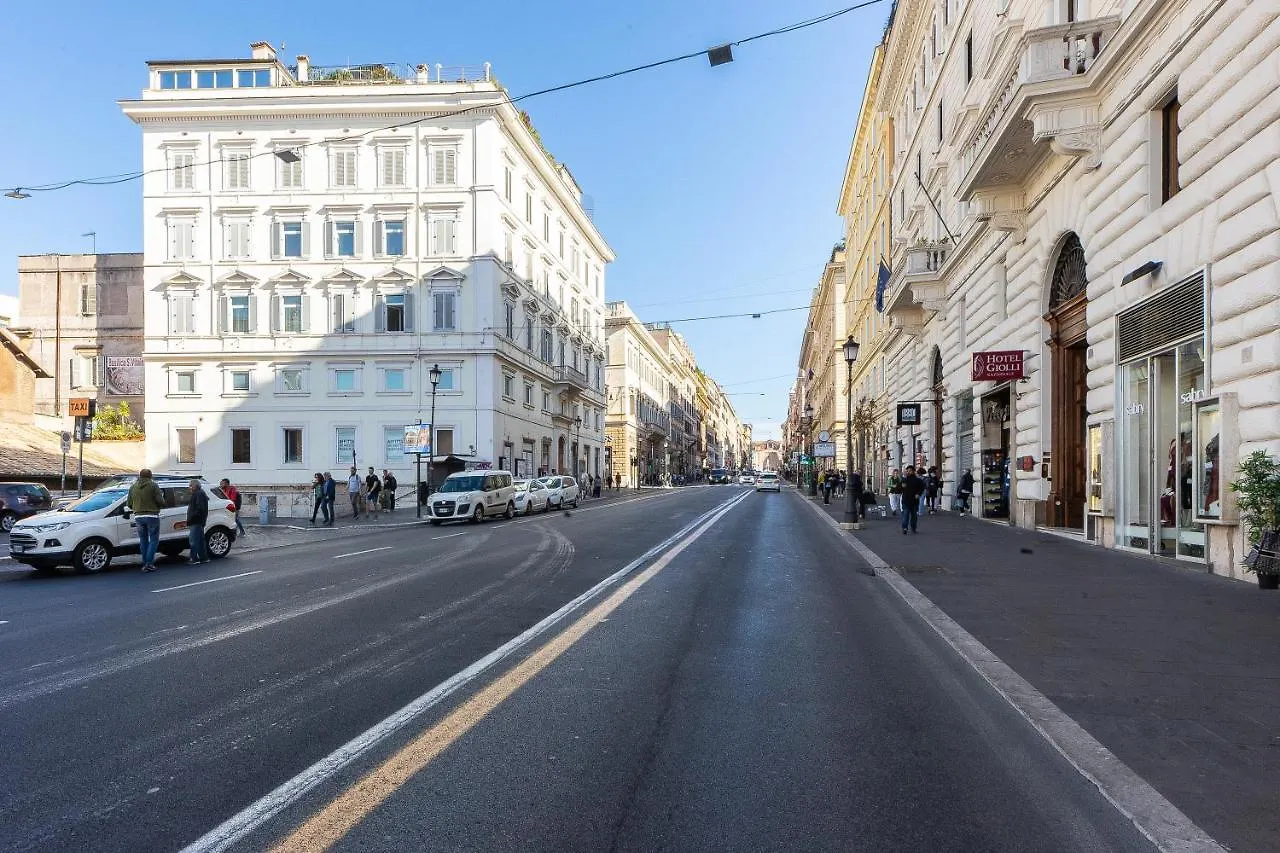 Amazing Via Nazionale 1 Apartment Rome